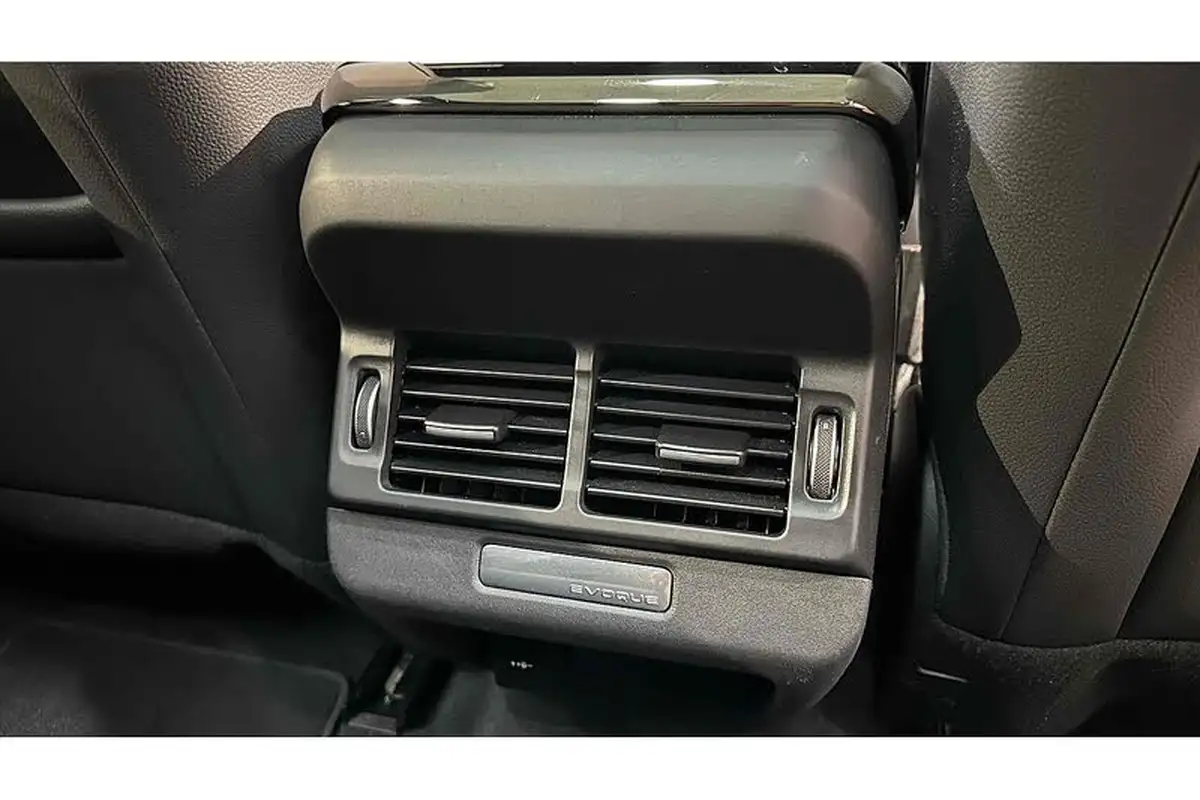 2021-land-rover-range-rover-evoque-15-p300e-r-dynamic-se-big-32
