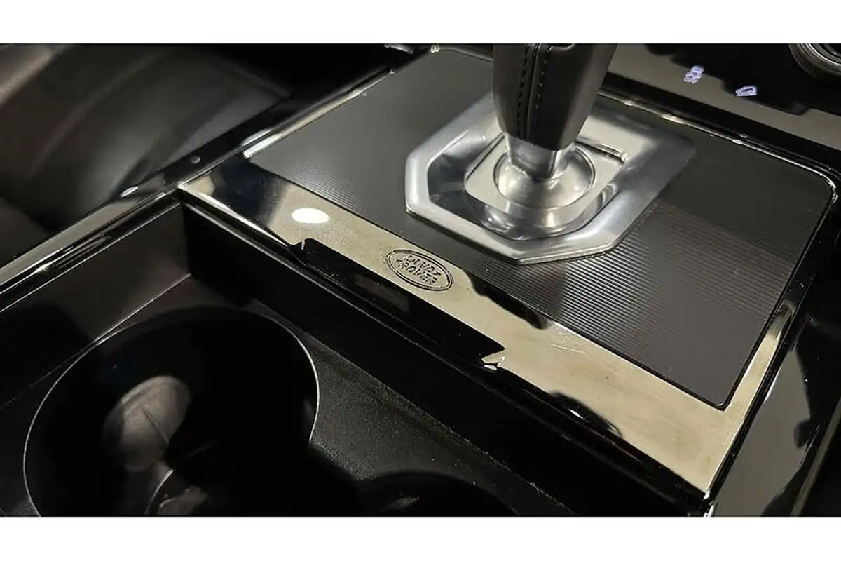 2021-land-rover-range-rover-evoque-15-p300e-r-dynamic-se-big-56