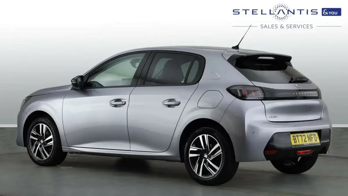 2022-peugeot-208-12-puretech-allure-premium-100ps-big-2