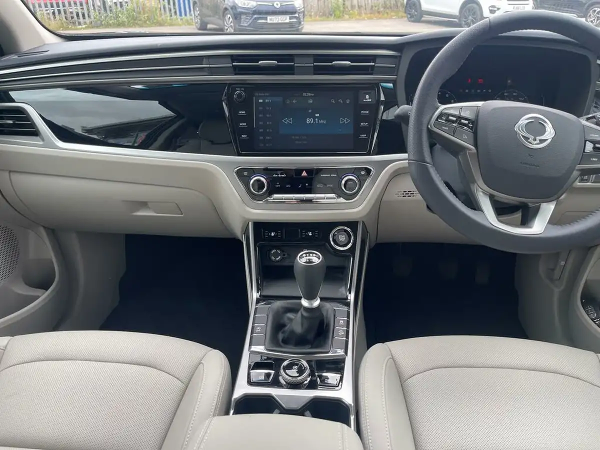 2024-kgm-ssangyong-korando-15-k40-big-31