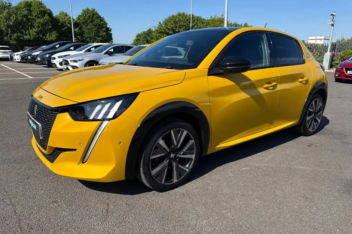 2021-peugeot-208-12-puretech-gt-100bhp-big-26