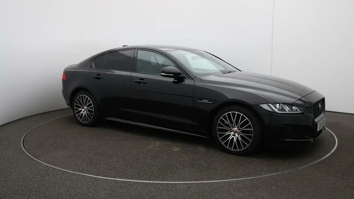 2019-jaguar-xe-20i-landmark-200ps-big-45