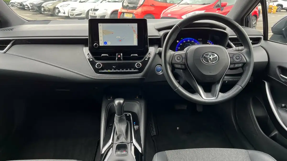 2022-toyota-corolla-20-vvt-i-design-181bhp-spare-wheel-hatchback-big-4