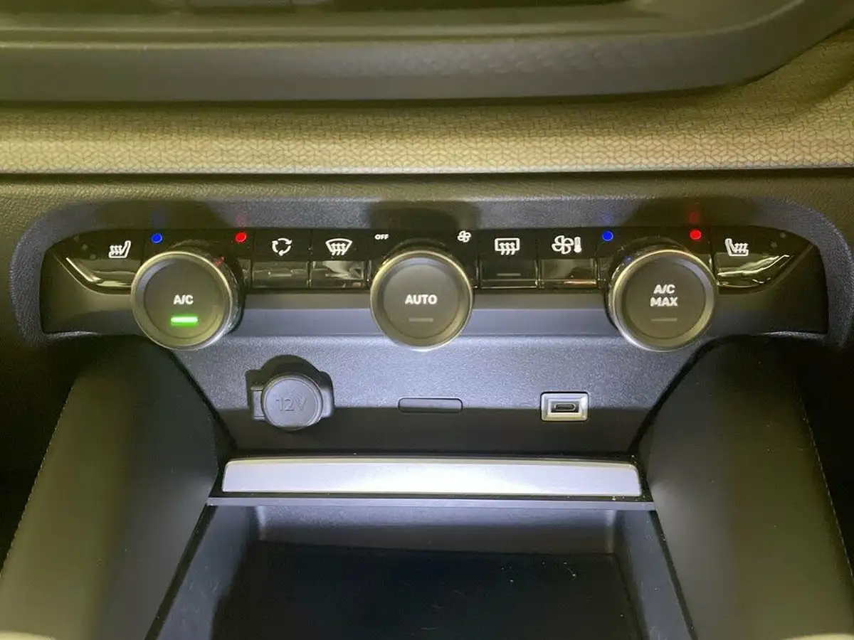 2023-citroen-c5-x-16-puretech-shine-plus-225ps-plug-in-hybrid-e-eat8-big-8