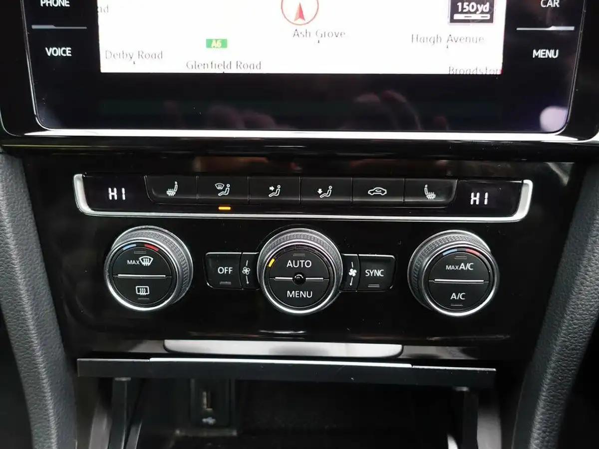 2018-volkswagen-golf-20tdi-gtd-hatchback-5d-dsg-big-29