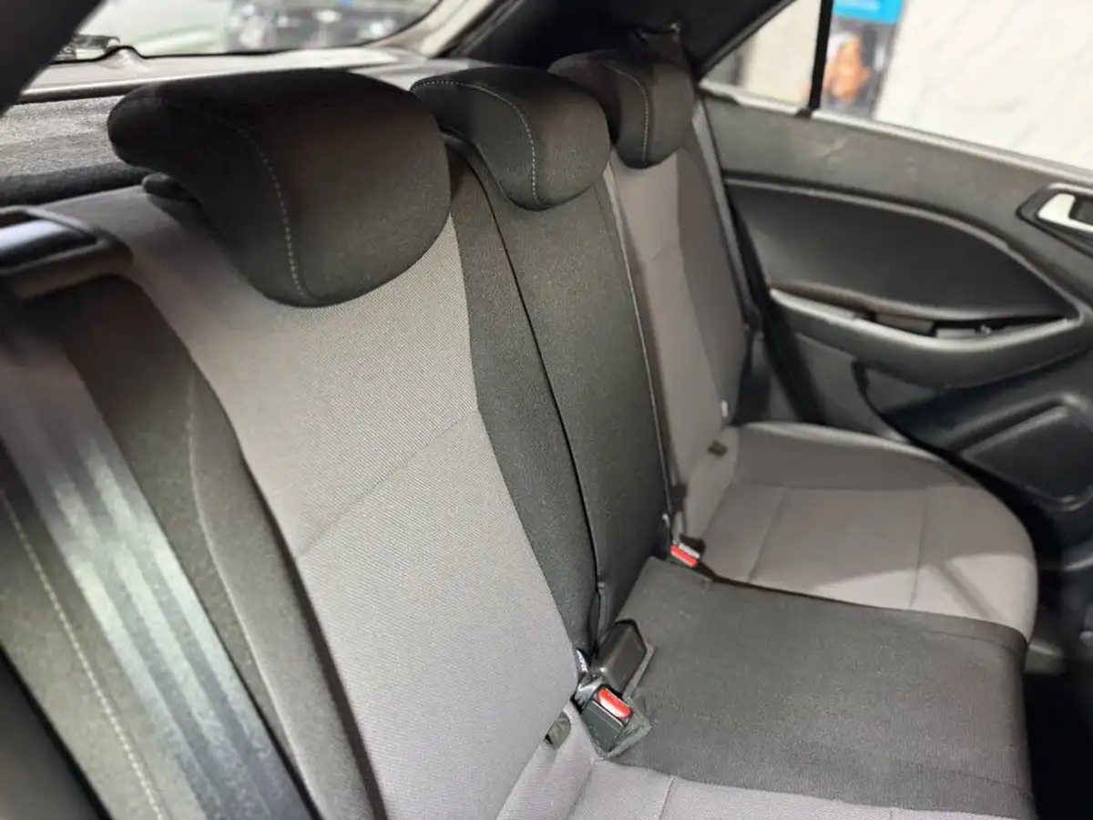 2017-hyundai-i20-12-se-hatchback-5d-big-15