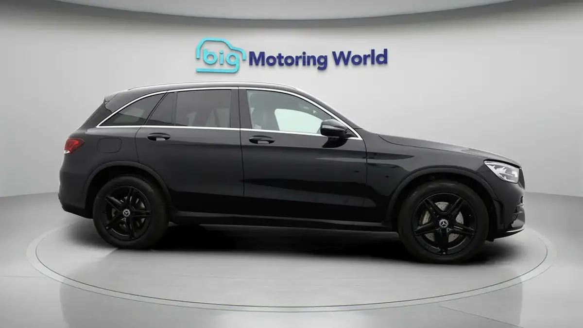 2020-mercedes-benz-glc-class-20d-glc220d-amg-line-station-wagon-5d-4matic-plus-big-7