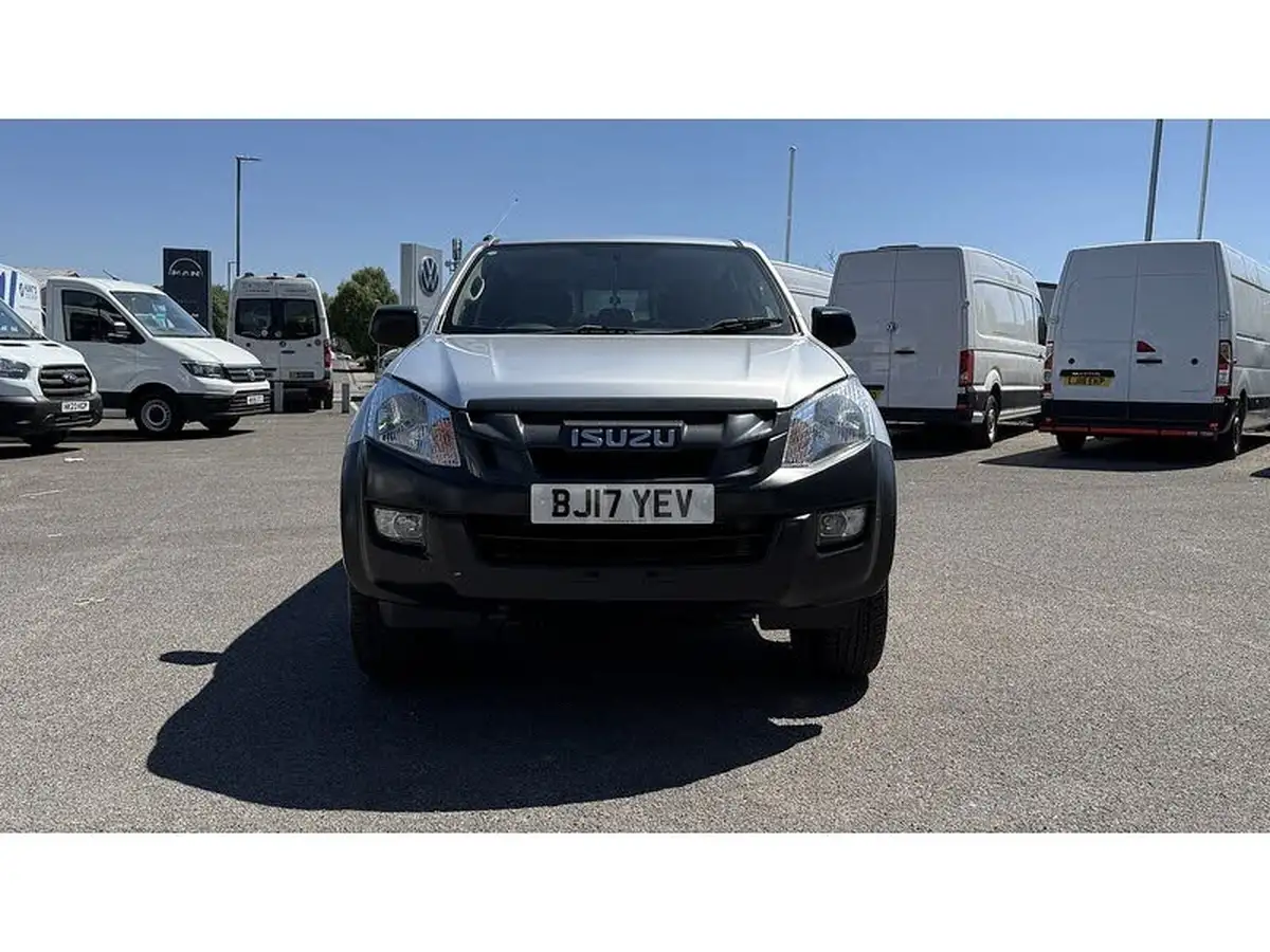 2017-isuzu-d-max-25td-4x4-double-pickup-big-1