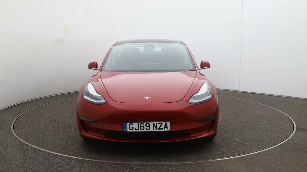 2019-tesla-model-3-e-4x4-performance-pack-big-39