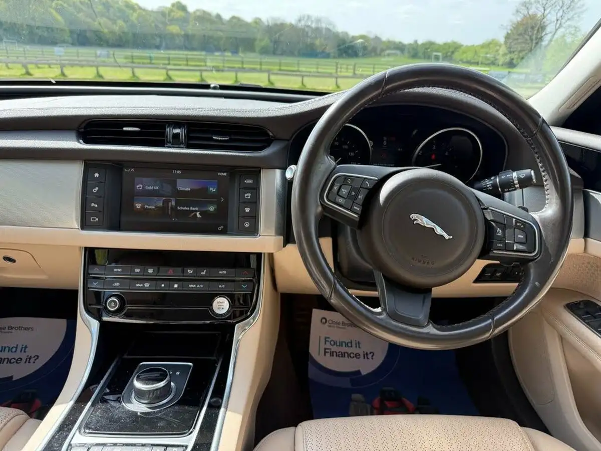 2016-jaguar-xf-20td-prestige-180ps-auto-big-14