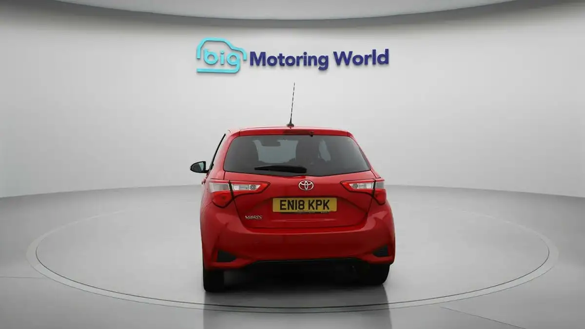 2018-toyota-yaris-15-vvt-i-icon-111bhp-1497cc-big-6