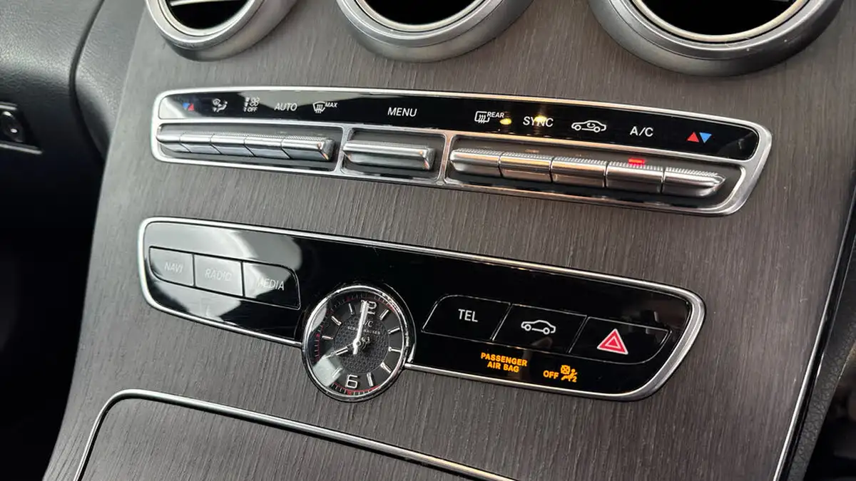 2021-mercedes-benz-c-class-big-17