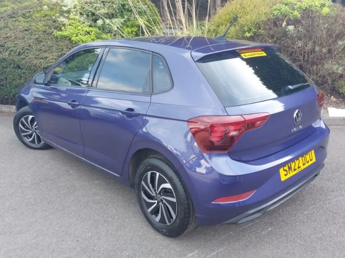 2022-volkswagen-polo-10-tsi-life-big-1