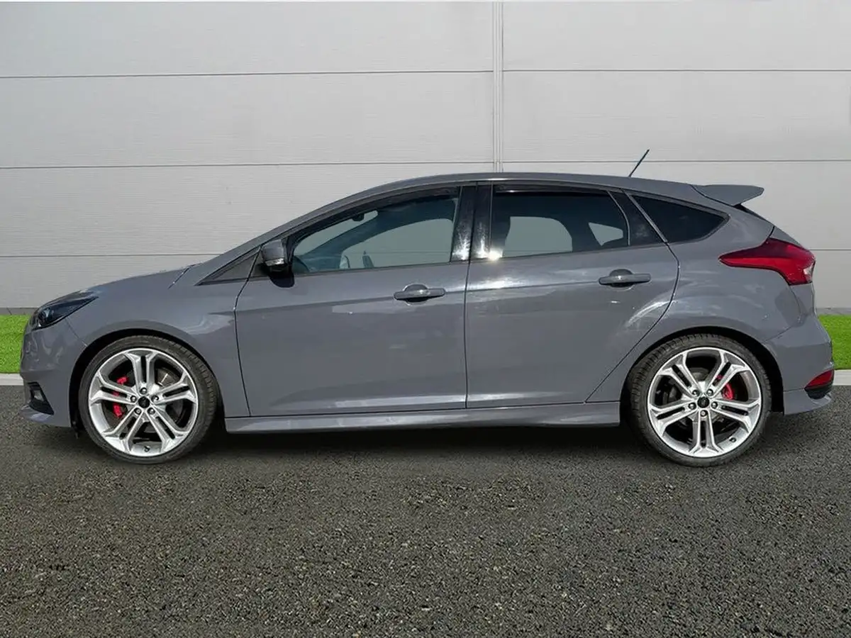2017-ford-focus-20tdci-st3-hatchback-big-3