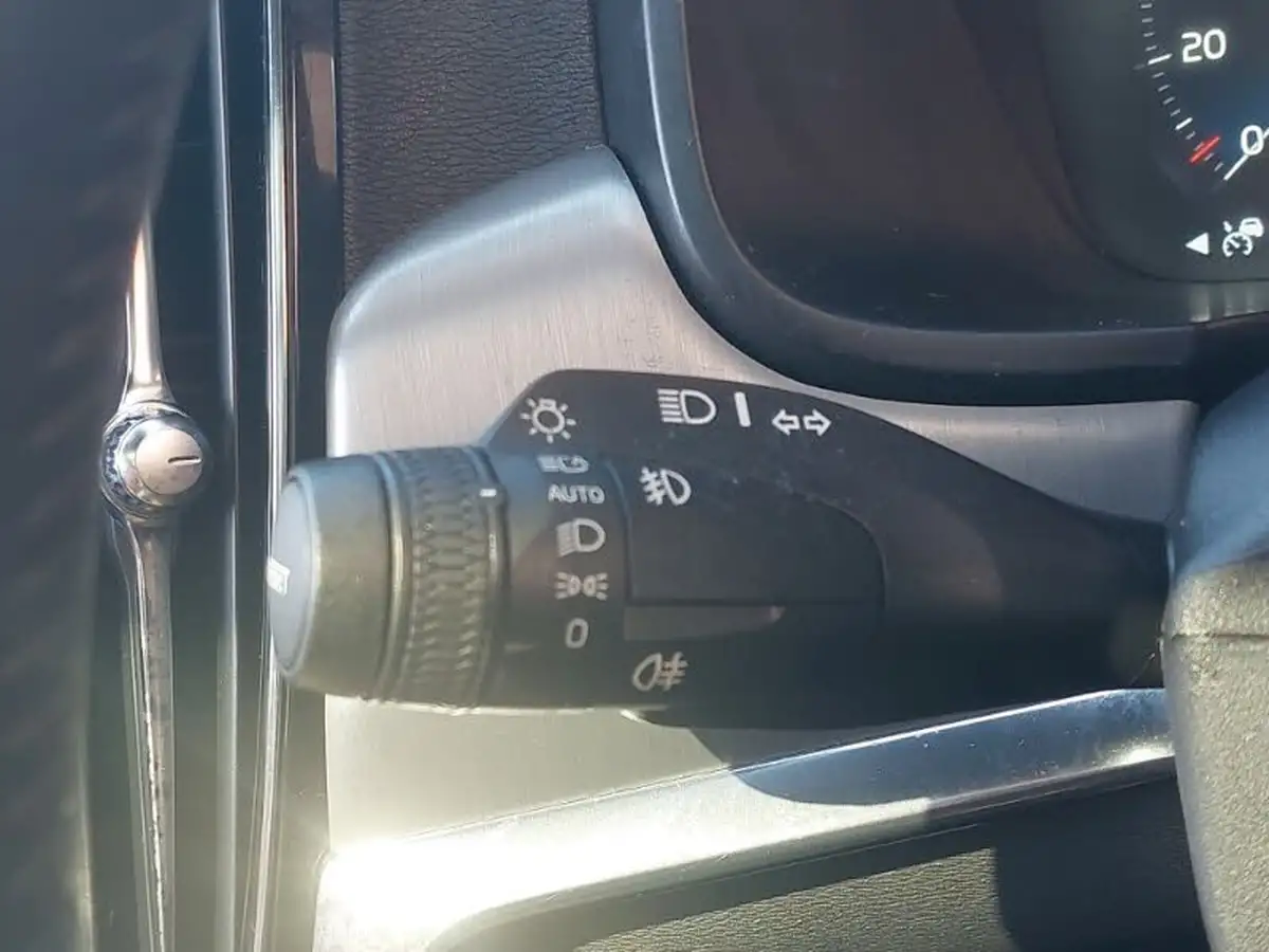 2019-volvo-v90-20-t4-momentum-plus-big-17