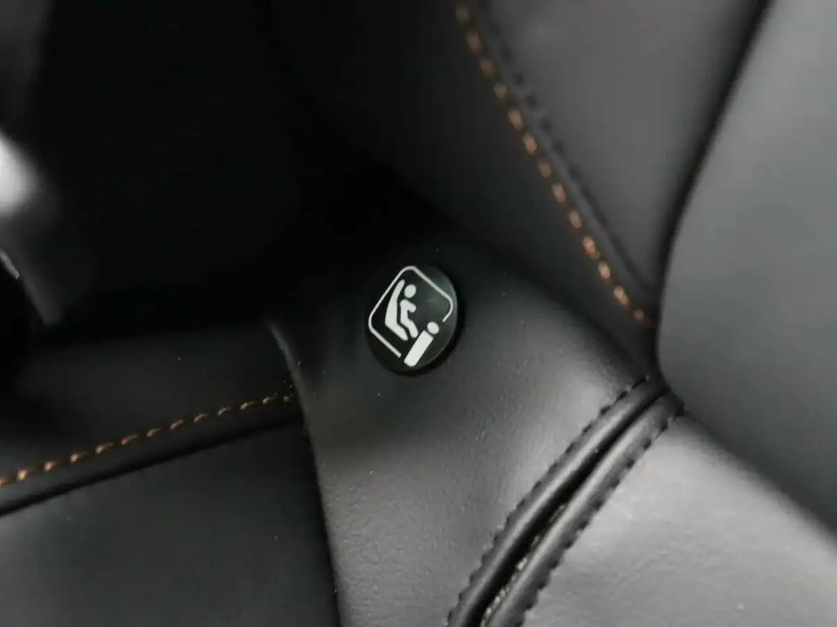 2021-cupra-formentor-14-e-hybrid-v2-big-35
