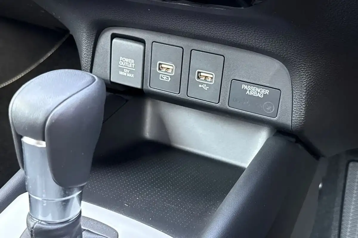 2023-honda-jazz-15-i-mmd-crosstar-advance-big-35