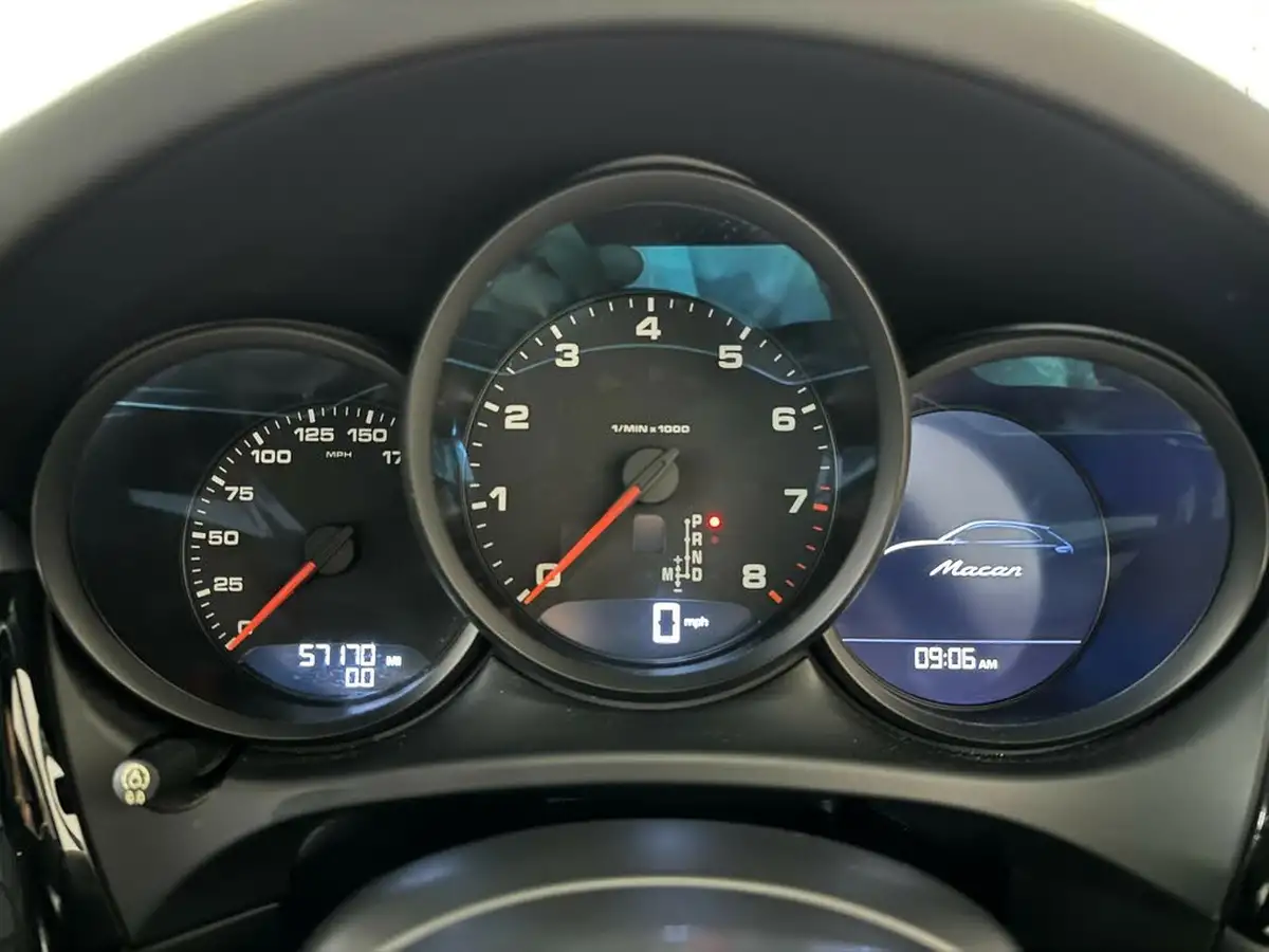 2018-porsche-macan-big-10