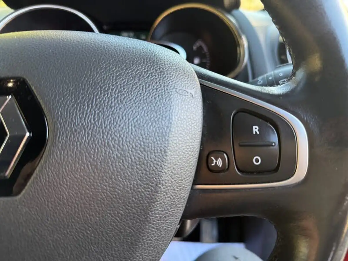2017-renault-clio-15dci-dynamique-s-nav-90bhp-big-17