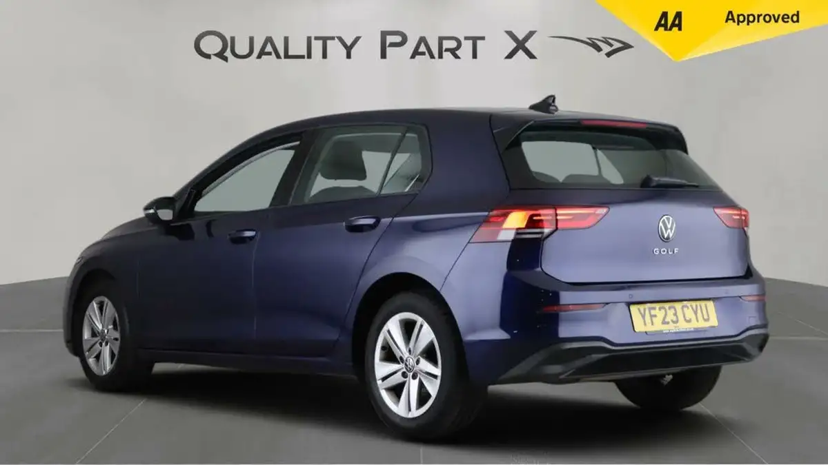2023-volkswagen-golf-15-tsi-life-130ps-hatchback-big-4