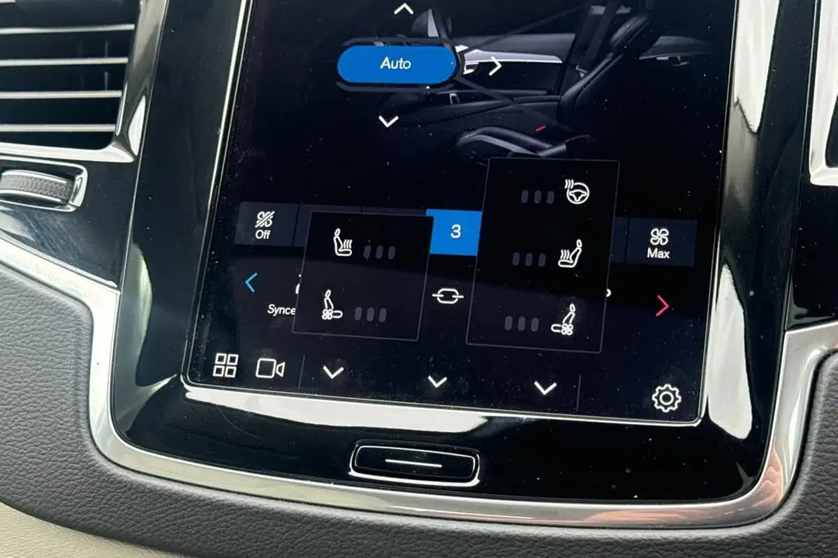 2024-volvo-xc90-20-t8-ultimate-dark-big-22