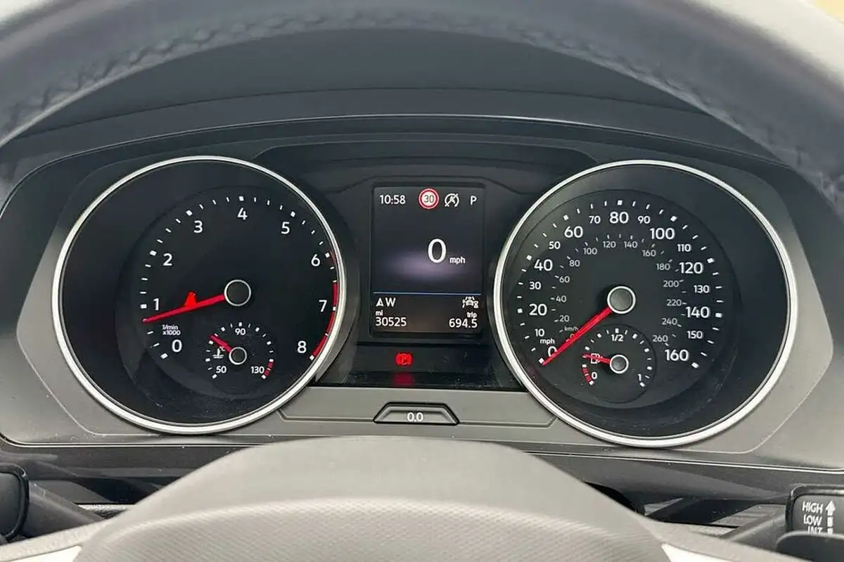 2021-volkswagen-tiguan-15-tsi-life-150ps-dsg-big-17