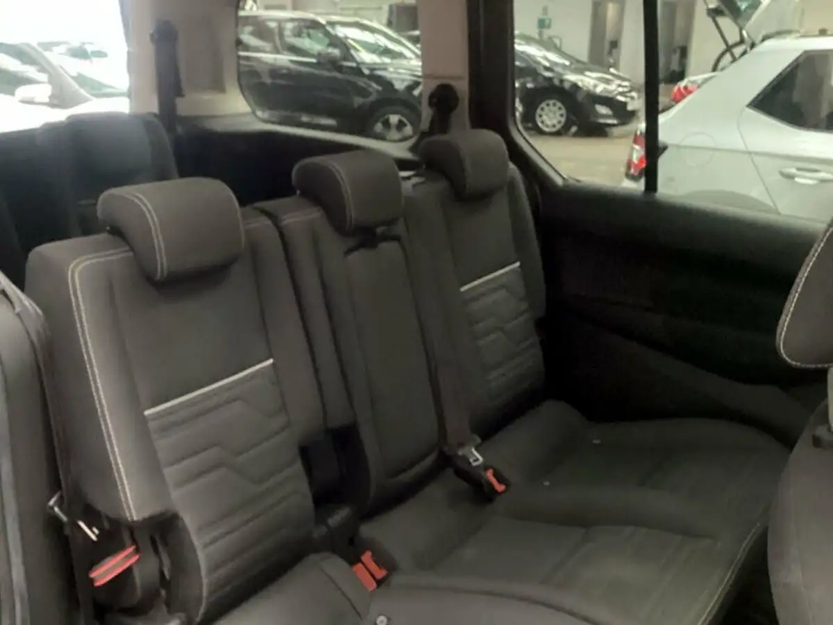 2017-ford-grand-tourneo-connect-15tdci-titanium-powershift-big-4