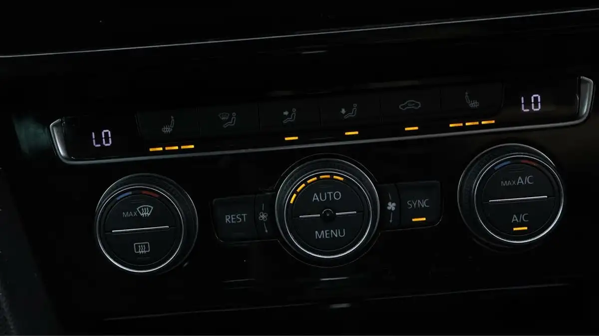 2018-volkswagen-passat-20tdi-r-line-150ps-ss-estate-5d-dsg-big-11