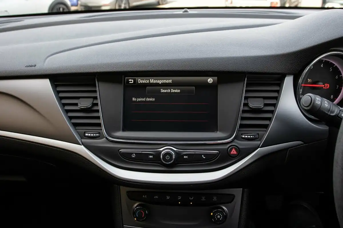 2017-vauxhall-astra-10i-turbo-design-ssecotec-hatchback-big-23