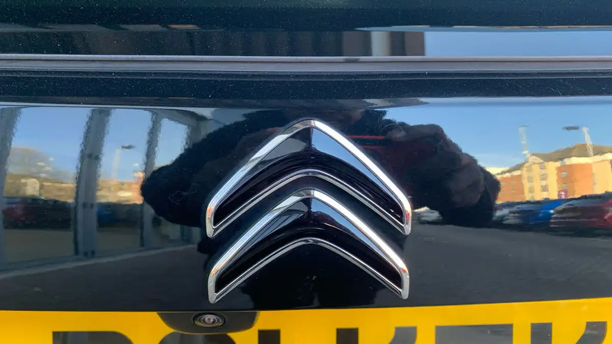 2021-citroen-c4-12-puretech-shine-plus-155ps-big-25