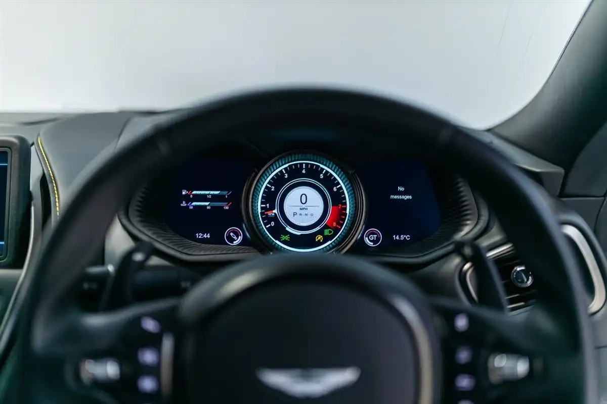 2017-aston-martin-db11-52-v12-big-21