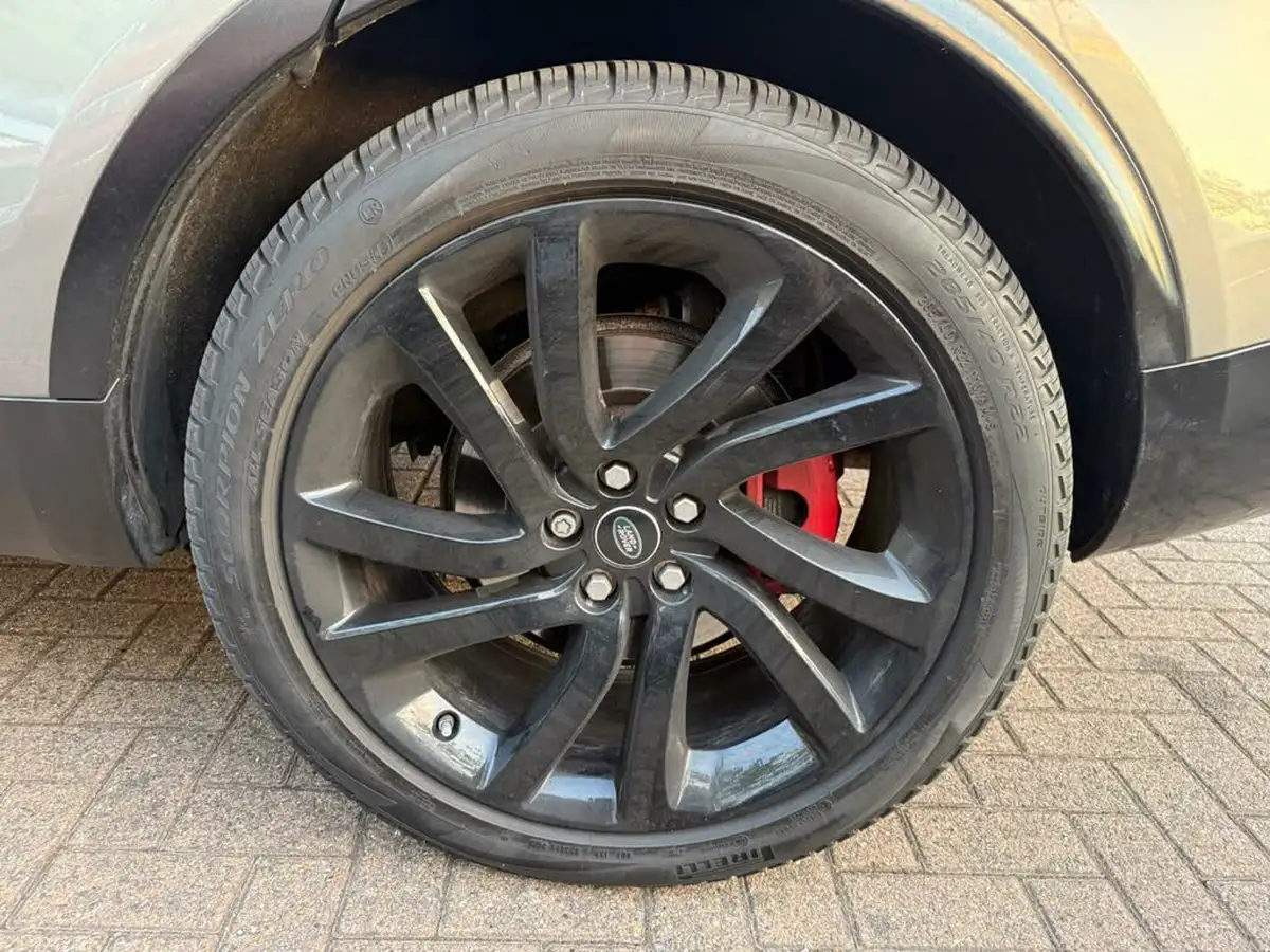 2017-land-rover-discovery-30td6-first-edition-big-54
