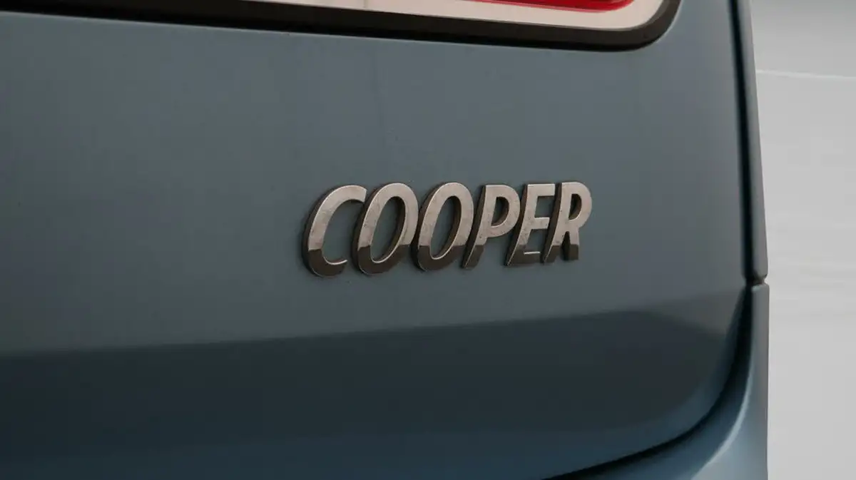 2018-mini-clubman-15-cooper-ss-big-21