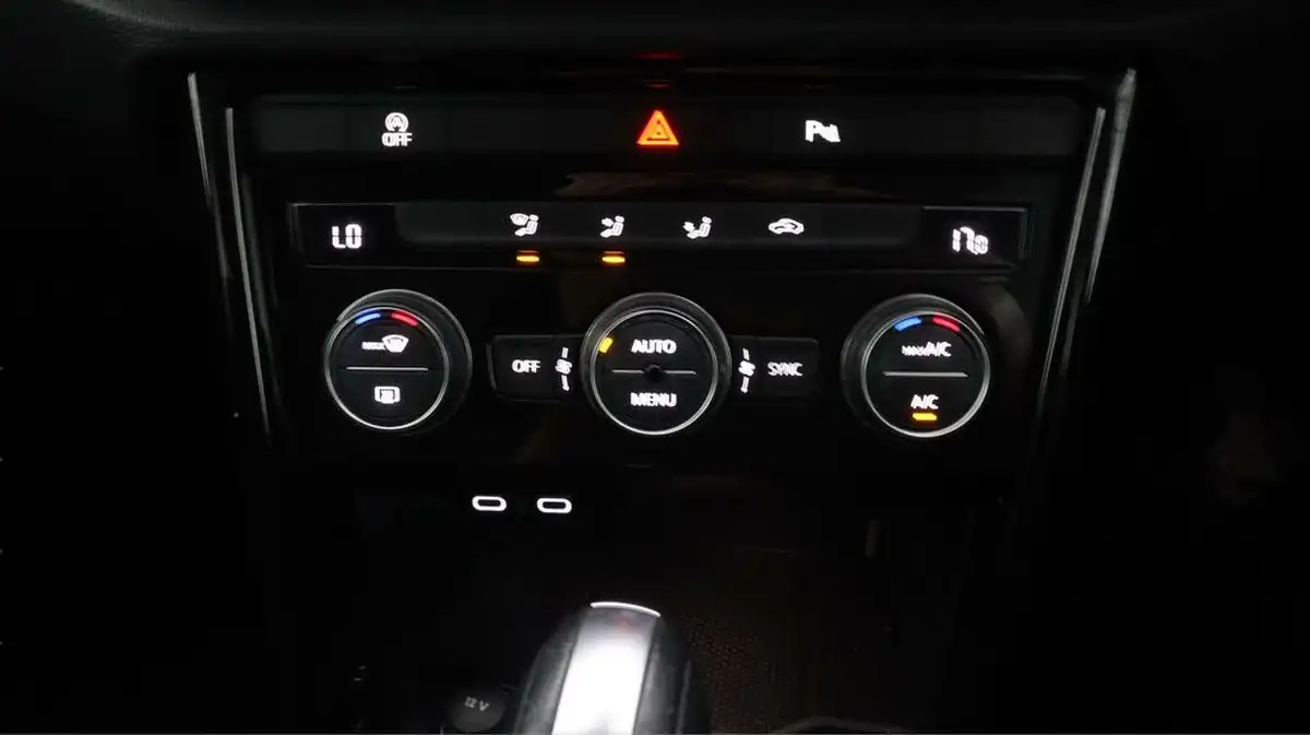 2021-volkswagen-t-roc-15-tsi-black-edition-dsg-big-11