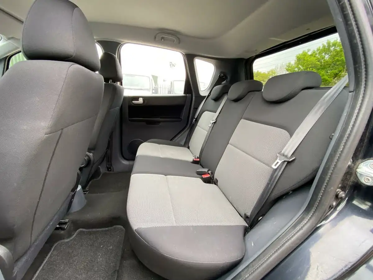 2009-mitsubishi-colt-13-clear-tec-5d-big-40