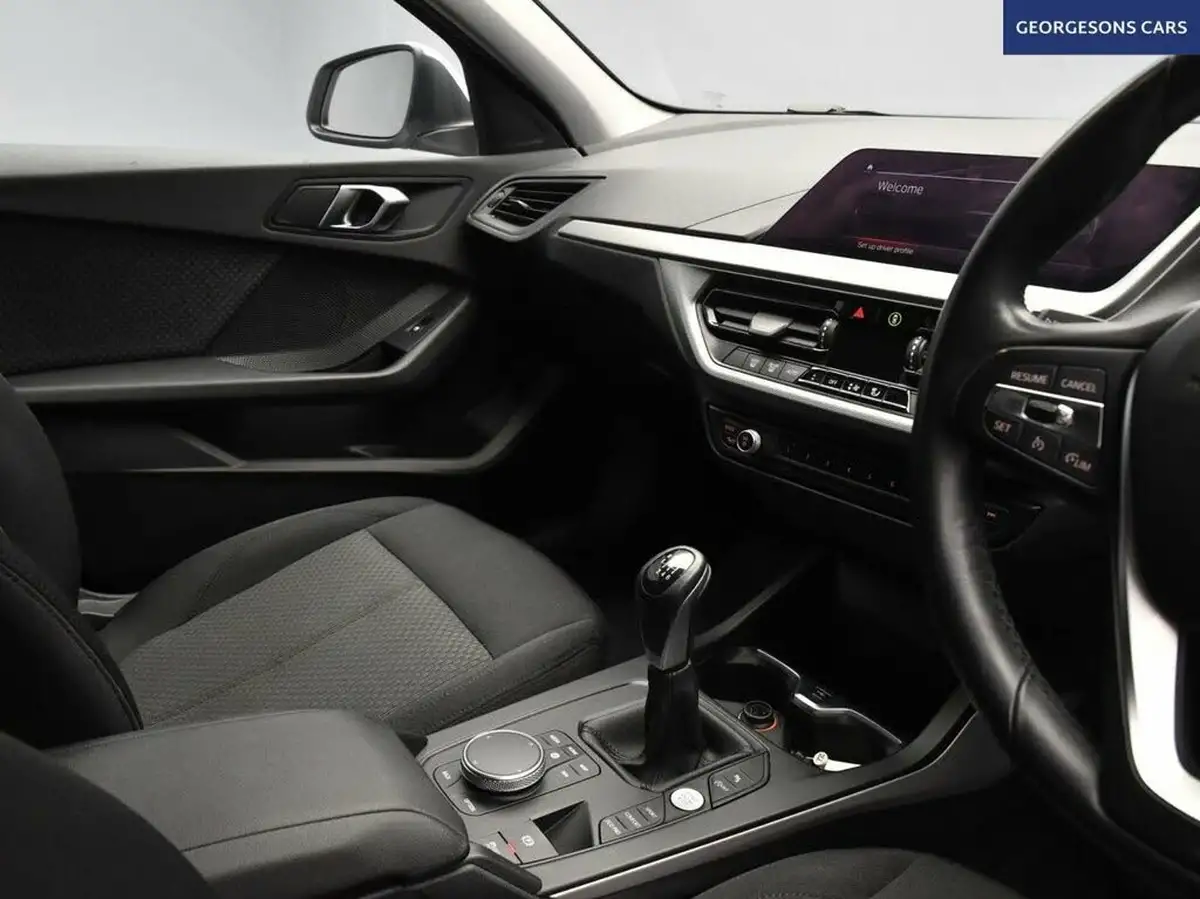 2020-bmw-1-series-15td-116d-se-big-29