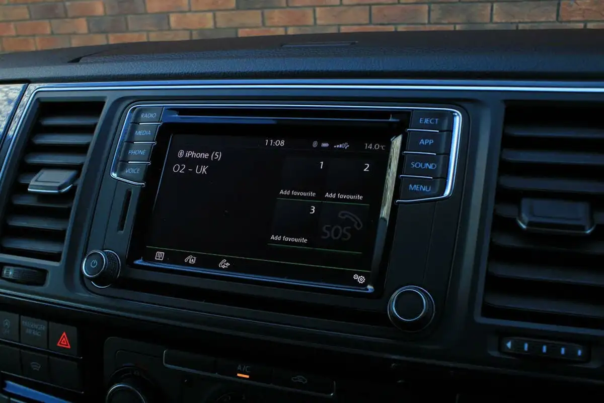 2019-volkswagen-transporter-big-21