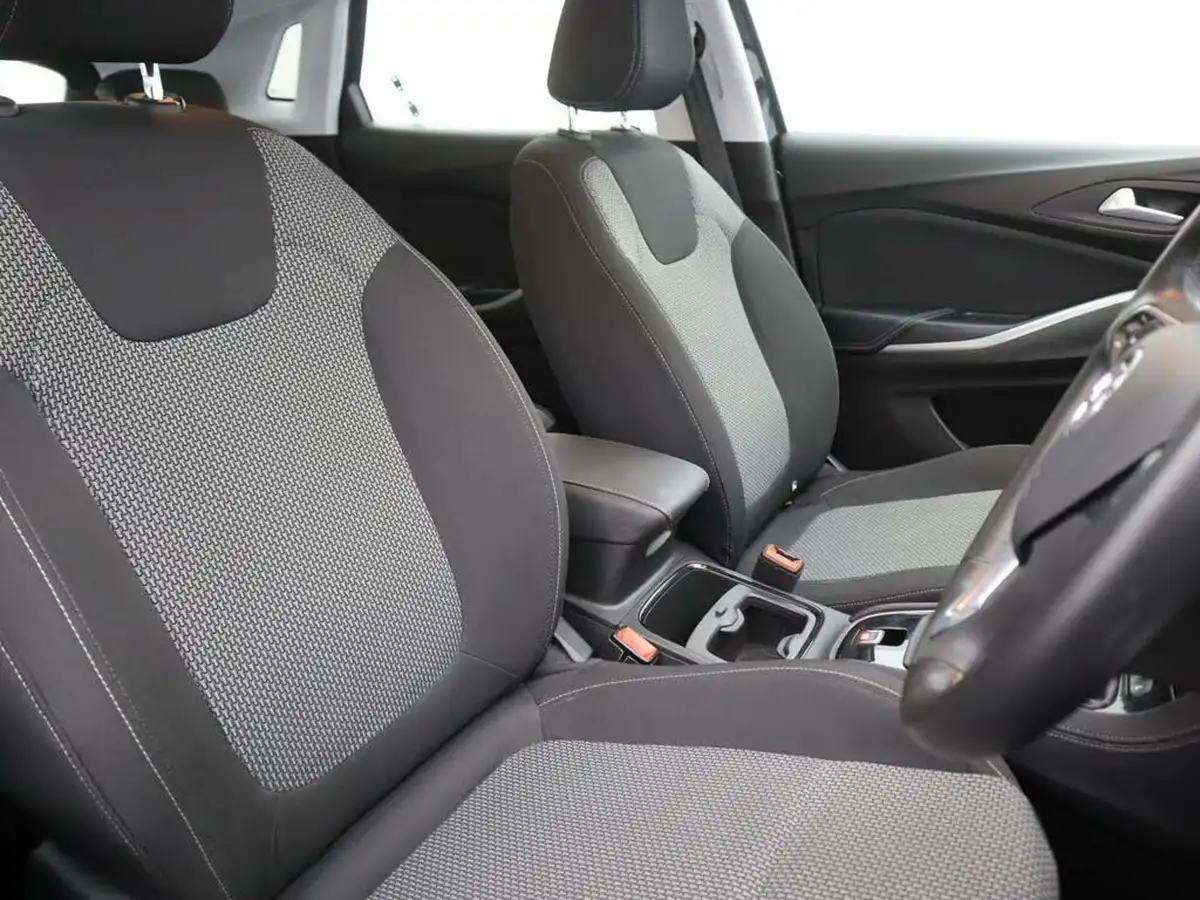 2019-vauxhall-grandland-x-12-se-big-10