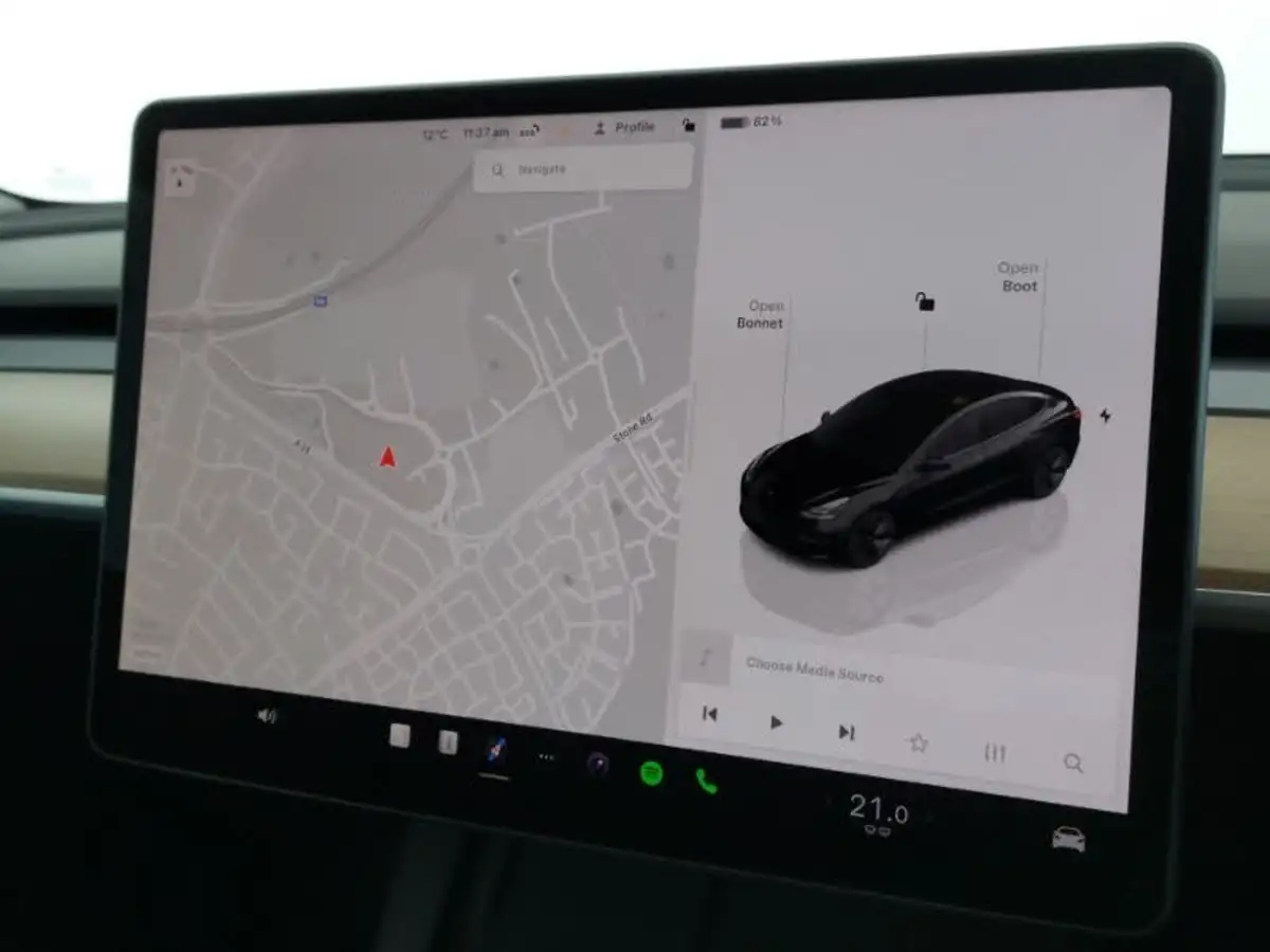 2022-tesla-model-3-e-long-range-big-13