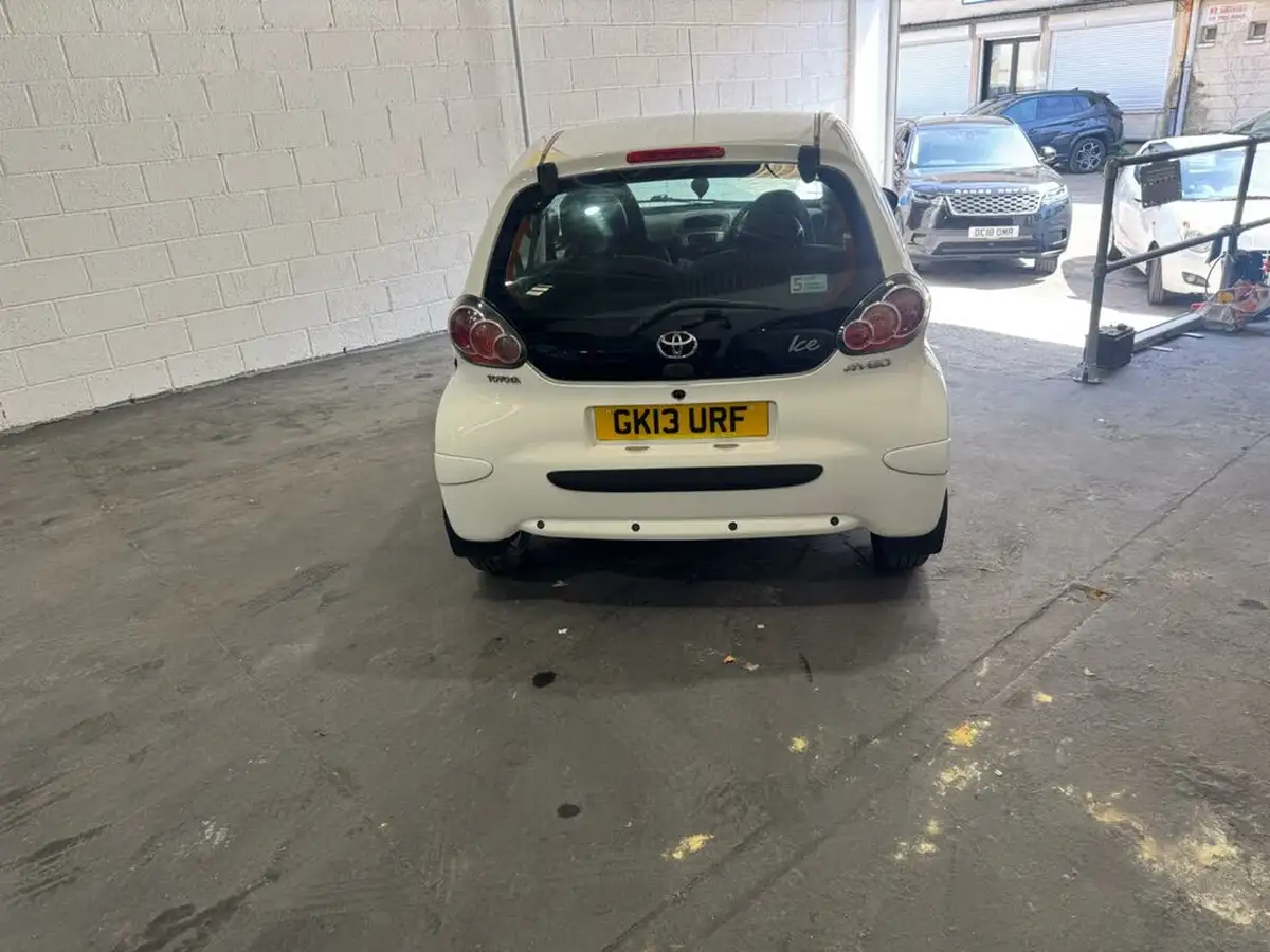 2013-toyota-aygo-10-aygo-ice-3d-big-9