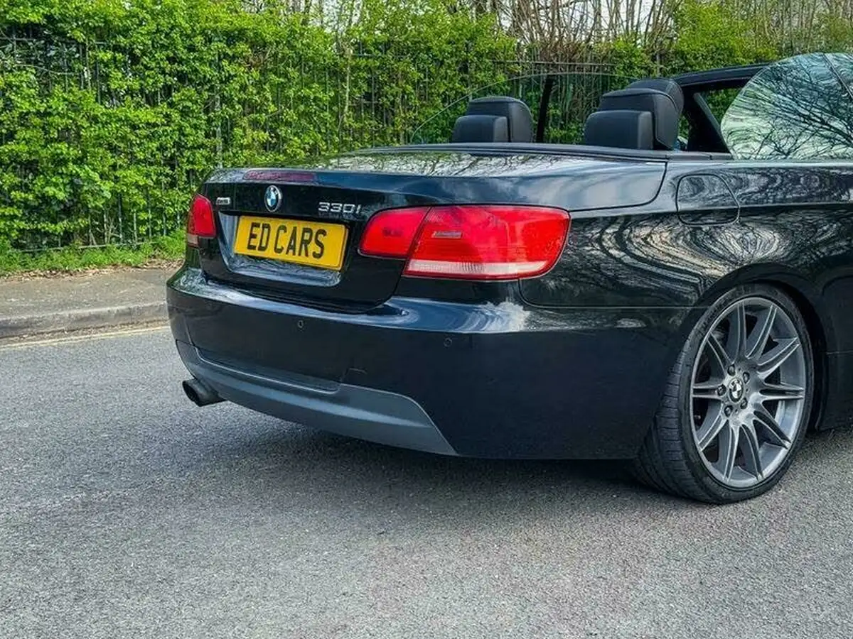 2009-bmw-3-series-30-330i-m-sport-convertible-2d-auto-big-15