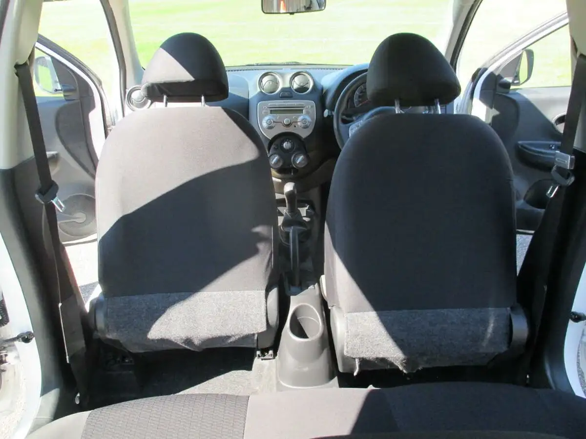 2013-nissan-micra-12-30th-anniversary-big-31
