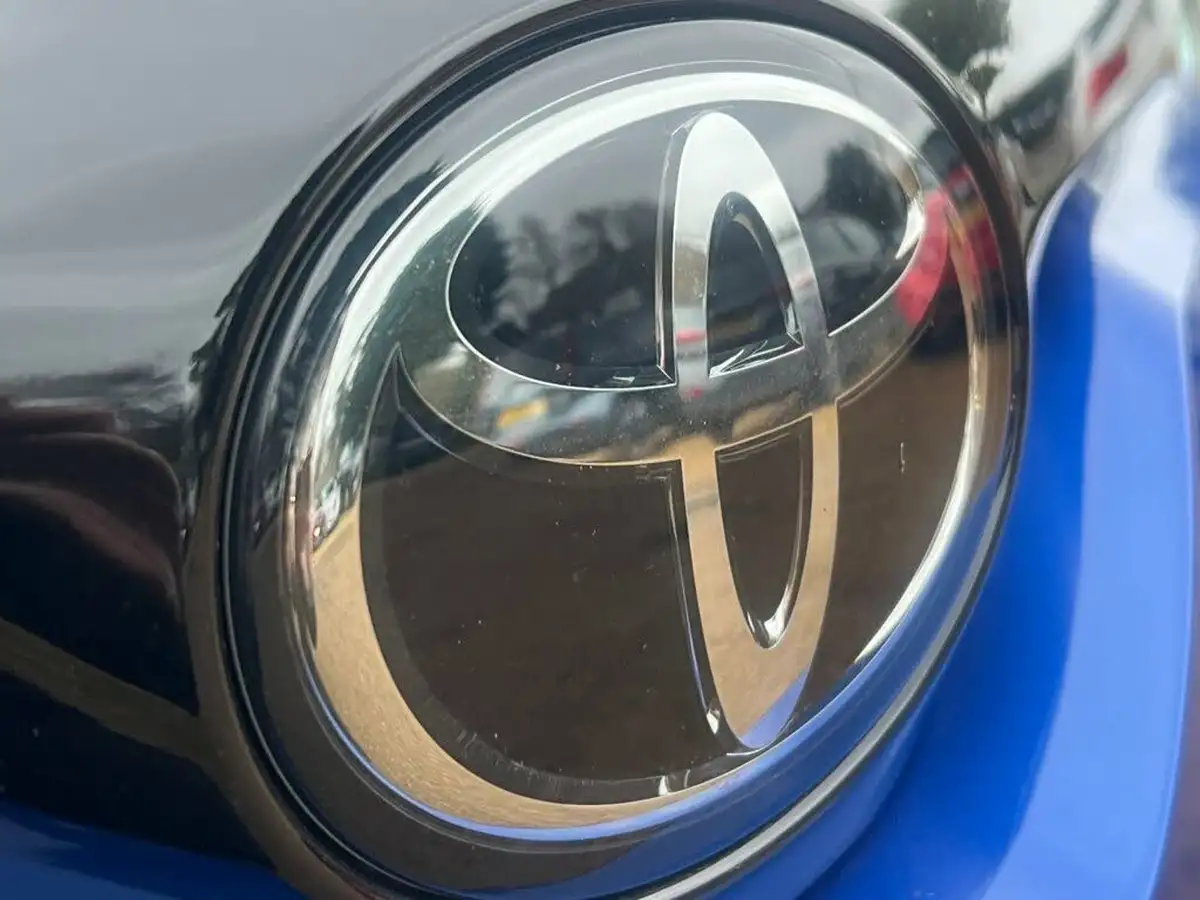 2022-toyota-c-hr-18-vvt-i-gr-sport-big-21