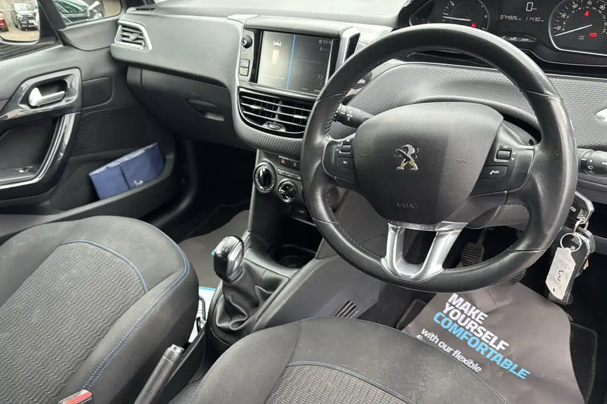 2019-peugeot-208-12-puretech-signature-big-8