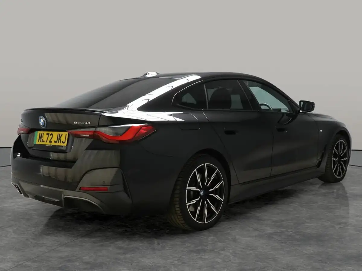 2022-bmw-i4-e-edrive40-m-sport-big-13