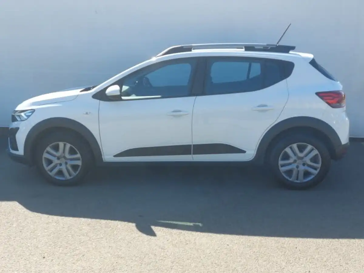 2022-dacia-sandero-stepway-10-tce-comfort-90bhp-big-3