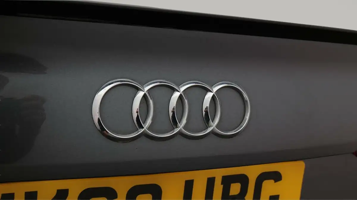 2019-audi-a4-20-45-tfsi-black-edition-big-23