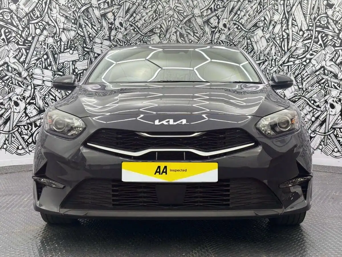 2022-kia-ceed-15-t-gdi-3-hatchback-big-4