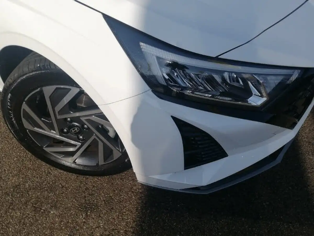 2024-hyundai-i20-10-t-gdi-advance-big-8