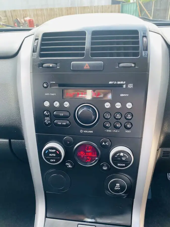 2012-suzuki-grand-vitara-16-sz3-big-12